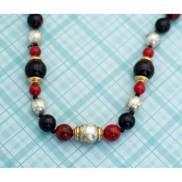 Vintage Royal Dominance Beaded Necklace by Avon - 24 inch - L21 - Picture 1 of 4